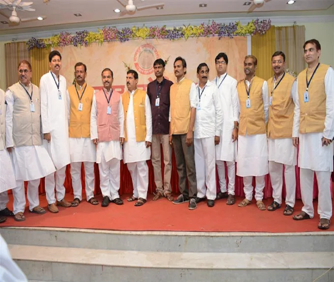 Astrologer - Acharya Bhupesh Gadge