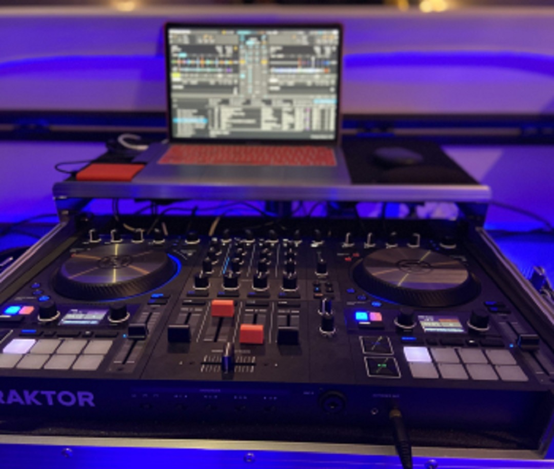 Wedding DJ entertainment